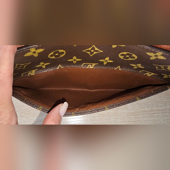 Authentic LOUIS VUITTON Monogram Orsay Clutch Crossbody Bag - Picture 9 of 15